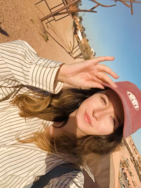Went to sleep in the Barossa and woke up in the outback 🦘🏜️🌵🐫 #outbackliving #southaustralia #desert #cooberpedy #travel